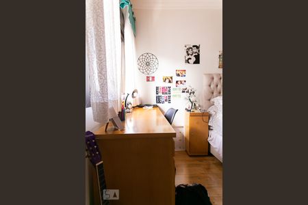 Apartamento à venda com 270m², 4 quartos e 3 vagas Apartamento à venda com 270m², 4 quartos e 3 vagasSuíte 2