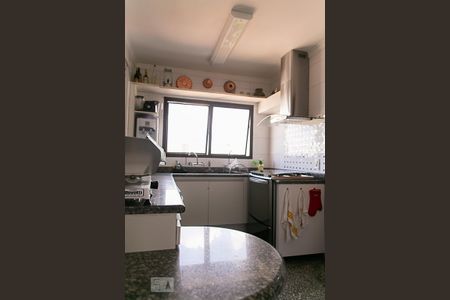 Apartamento à venda com 270m², 4 quartos e 3 vagas Apartamento à venda com 270m², 4 quartos e 3 vagasCozinha