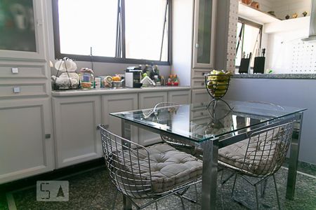 Apartamento à venda com 270m², 4 quartos e 3 vagas Apartamento à venda com 270m², 4 quartos e 3 vagasCozinha/Sala de Jantar