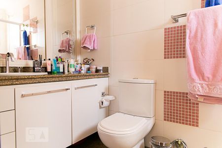 Banheiro da Suíte 2 de apartamento para alugar com 4 quartos, 270m² em Aclimação, São Paulo