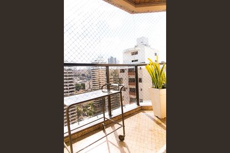 Apartamento à venda com 270m², 4 quartos e 3 vagas Apartamento à venda com 270m², 4 quartos e 3 vagasSacada da Suíte 4