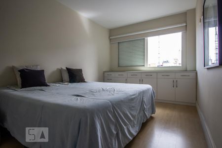 Quarto suíte  de apartamento para alugar com 2 quartos, 115m² em Cerqueira César, São Paulo