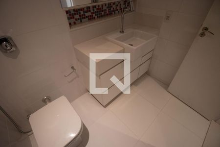 Apartamento à venda com 70m², 3 quartos e 1 vaga Apartamento à venda com 70m², 3 quartos e 1 vagaBanheiro