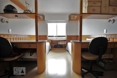 Quarto de apartamento à venda com 2 quartos, 200m² em Vila Suzana, São Paulo