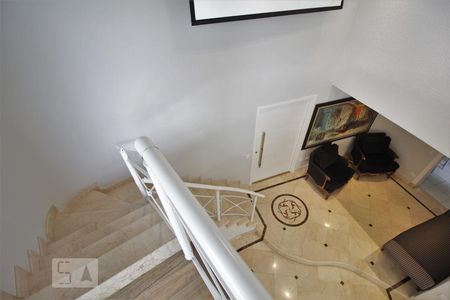 Escadas de apartamento à venda com 2 quartos, 200m² em Vila Suzana, São Paulo