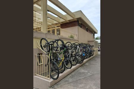 Bicicletário de apartamento à venda com 1 quarto, 50m² em Santana, Porto Alegre