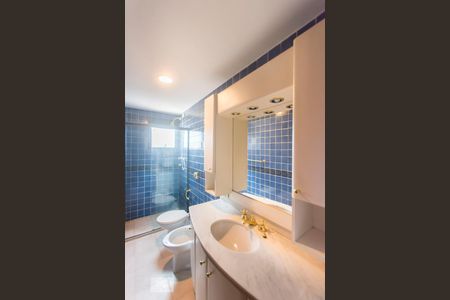 Apartamento à venda com 220m², 4 quartos e 4 vagasBanheiro 02