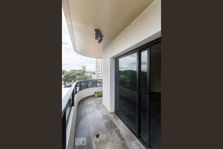 Varanda de apartamento à venda com 4 quartos, 220m² em Moema, São Paulo