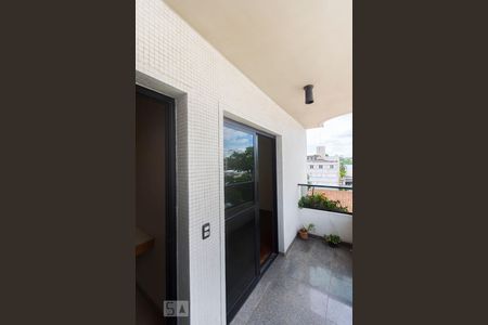 Apartamento à venda com 220m², 4 quartos e 4 vagasVaranda da ara de serviço