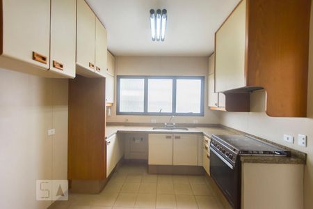 Apartamento à venda com 220m², 4 quartos e 4 vagasCozinha