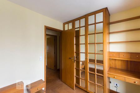 Apartamento à venda com 220m², 4 quartos e 4 vagasQuarto 04