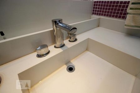 Apartamento à venda com 380m², 4 quartos e 1 vagaBanheiro da Suíte 1