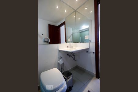 Apartamento à venda com 380m², 4 quartos e 1 vagaBanheiro Social