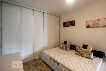 Apartamento à venda com 380m², 4 quartos e 1 vagaQuarto 2