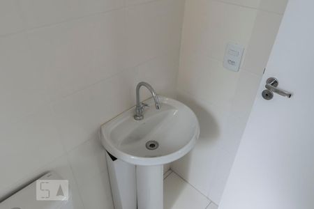Banheiro (Pia) de apartamento para alugar com 2 quartos, 41m² em Cambuci, São Paulo