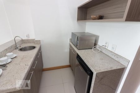 Cozinha - Armários de kitnet/studio para alugar com 1 quarto, 36m² em Jacarepaguá, Rio de Janeiro