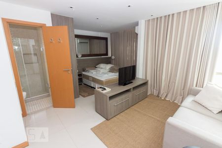 Sala de kitnet/studio para alugar com 1 quarto, 36m² em Jacarepaguá, Rio de Janeiro