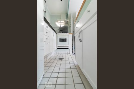 Cozinha de apartamento à venda com 1 quarto, 32m² em Jardim Paulista, São Paulo