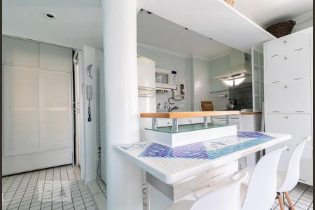 Cozinha - corredor de apartamento à venda com 1 quarto, 32m² em Jardim Paulista, São Paulo
