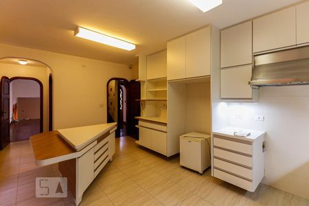 Casa à venda com 450m², 5 quartos e 6 vagasCozinha