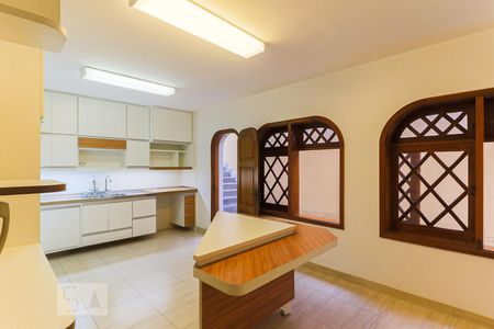 Casa à venda com 450m², 5 quartos e 6 vagasCozinha