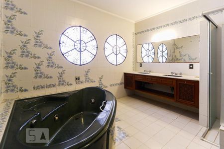 Casa à venda com 450m², 5 quartos e 6 vagasSuíte 3