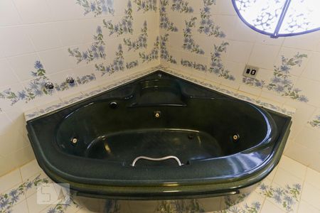 Casa à venda com 450m², 5 quartos e 6 vagasSuíte 3