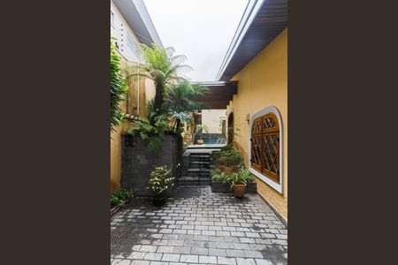 Casa à venda com 450m², 5 quartos e 6 vagasCorredor lateral