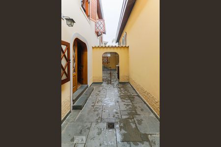 Casa à venda com 450m², 5 quartos e 6 vagasCorredor lateral