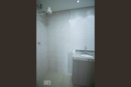 Banheiro de apartamento à venda com 2 quartos, 51m² em Utinga, Santo André