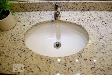 Banheiro  de apartamento para alugar com 2 quartos, 68m² em Boa Vista, Porto Alegre