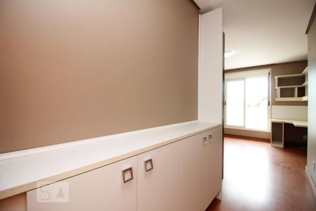 Dormitorio 2 Suite  de casa à venda com 5 quartos, 600m² em Chácara das Pedras, Porto Alegre