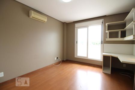 Dormitorio 1 Suite  de casa à venda com 5 quartos, 600m² em Chácara das Pedras, Porto Alegre