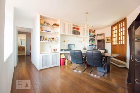 Escritório (Segundo Piso) de casa para alugar com 4 quartos, 682m² em Setor de Habitações Individuais Sul, Brasília