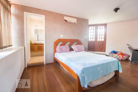 Suíte 3 (Segundo Piso) de casa para alugar com 4 quartos, 682m² em Setor de Habitações Individuais Sul, Brasília