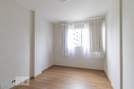 Quarto 1 de apartamento para alugar com 3 quartos, 100m² em Vila Izabel, Curitiba