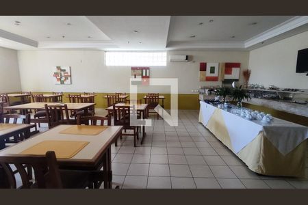 Studio à venda com 50m², 1 quarto e 1 vaga Studio à venda com 50m², 1 quarto e 1 vagaÁrea Comum - Restaurante