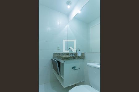 Casa de condomínio para alugar com 55m², 2 quartos e 1 vaga Casa de condomínio para alugar com 55m², 2 quartos e 1 vagaBanheiro