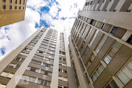 Apartamento para alugar com 70m², 2 quartos e 1 vagaFachada