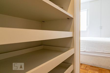 Apartamento para alugar com 70m², 2 quartos e 1 vagaCloset