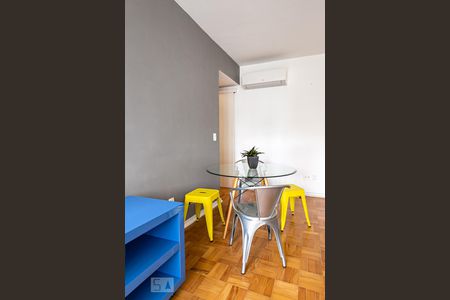 Apartamento para alugar com 70m², 2 quartos e 1 vagaSala
