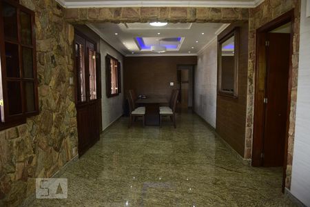 Casa à venda com 900m², 3 quartos e 5 vagasSala