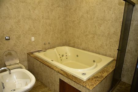 Casa à venda com 900m², 3 quartos e 5 vagasBanheiro Quarto 1 