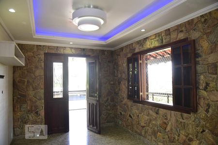 Casa à venda com 900m², 3 quartos e 5 vagasSala