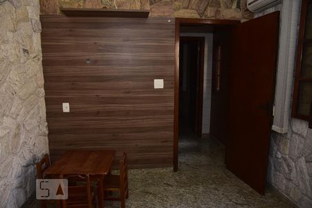 Casa à venda com 900m², 3 quartos e 5 vagasQuarto 2 