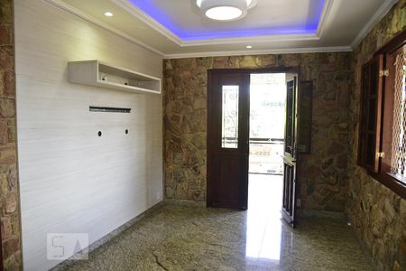 Casa à venda com 900m², 3 quartos e 5 vagasSala