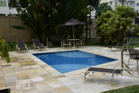 Apartamento à venda com 60m², 2 quartos e 1 vagaÁrea comum - Piscina