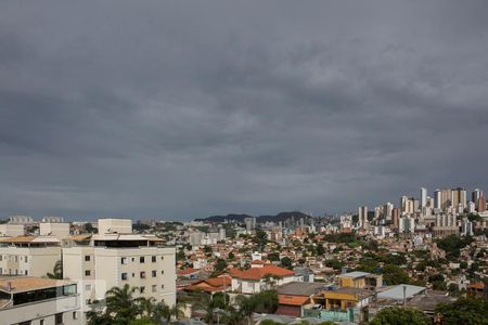 Sala - vista de apartamento para alugar com 3 quartos, 90m² em Cinquentenario, Belo Horizonte