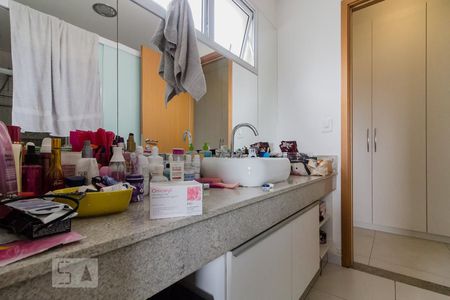 Apartamento para alugar com 80m², 2 quartos e 2 vagas Apartamento para alugar com 80m², 2 quartos e 2 vagasSuite