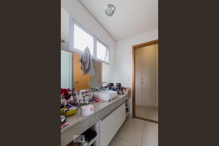 Apartamento para alugar com 80m², 2 quartos e 2 vagas Apartamento para alugar com 80m², 2 quartos e 2 vagasSuite